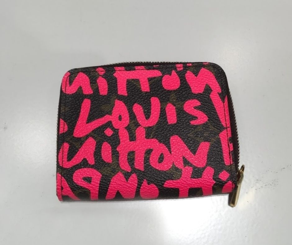 ルイヴィトン】ジッピー・コインパース モノグラムグラフィティ M93707