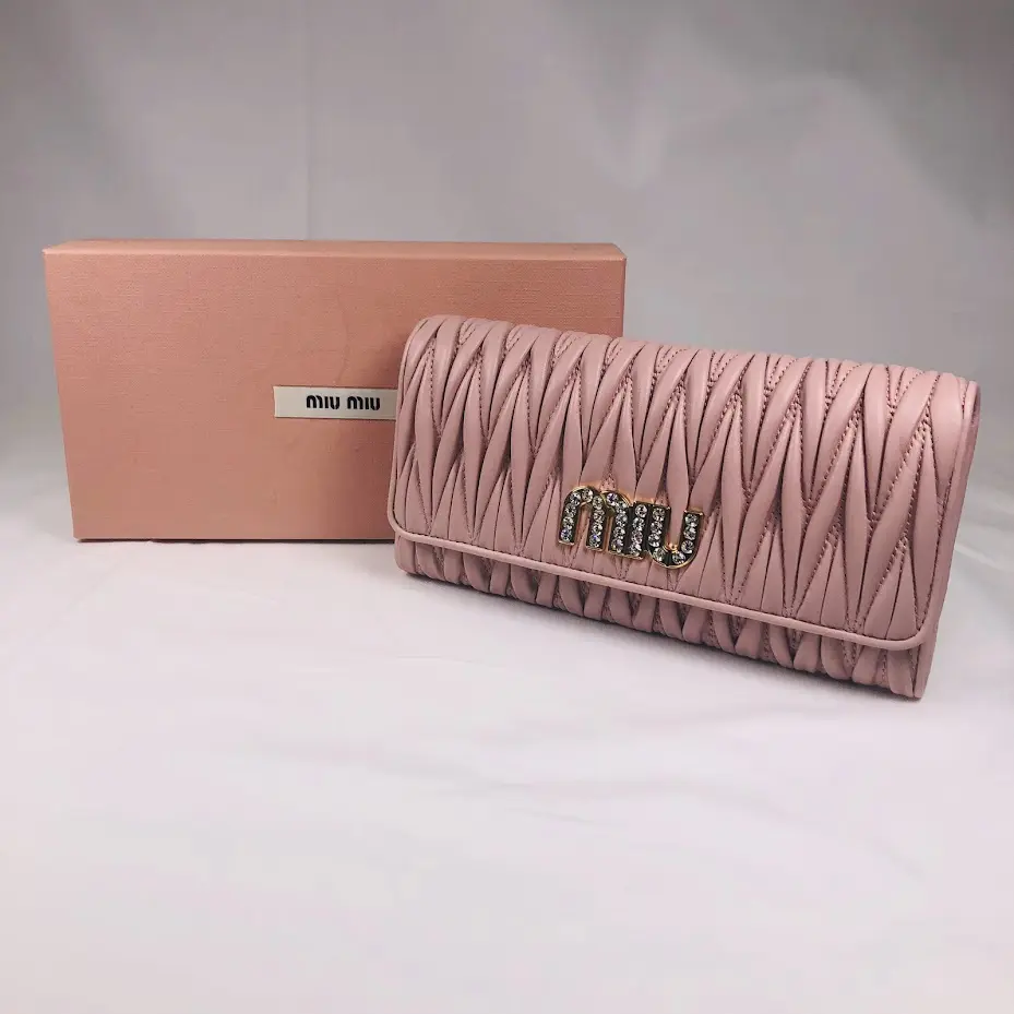 ミュウミュウ　長財布　箱付き