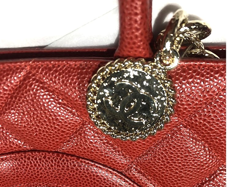 シャネル 復刻トート 赤 GP金具ズーム まねきや銀座本店