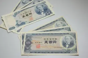 金・ダイヤの買取ならまねきや