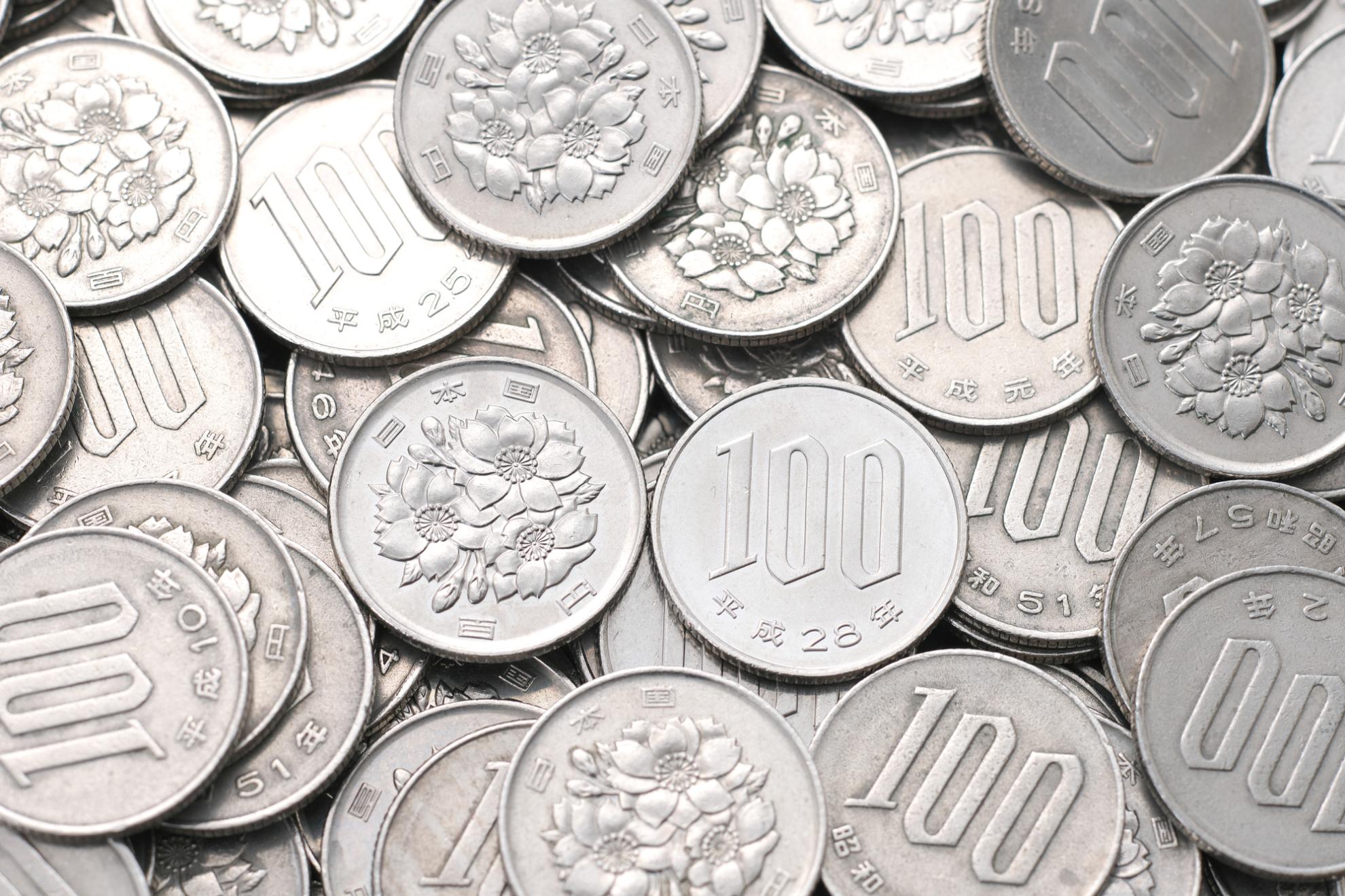 年号によって100円玉の価値が変わる？プレミア価格のつく硬貨を解説 | 金・ダイヤの高価買取なら「まねきや」
