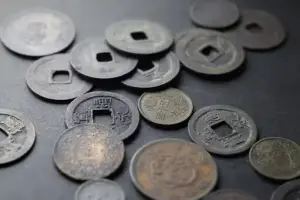 硬貨（古銭）をきれいに洗浄する方法は？価値が下がる可能性も