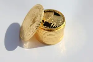 メイプルリーフ金貨の価格推移は？売るのに最適なタイミングも