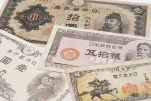 金・ダイヤの買取ならまねきや