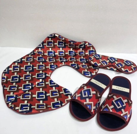 GUCCI　トラベルセット　　阪急三番街　買取