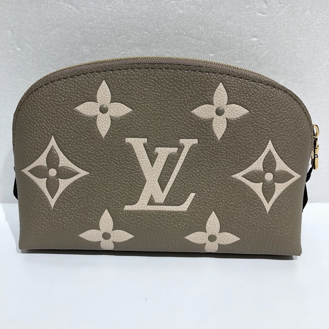 ルイヴィトン LOUIS VITTON モノグラム アンプラント ポシェット コスメティック クレーム ベージュ ポーチ