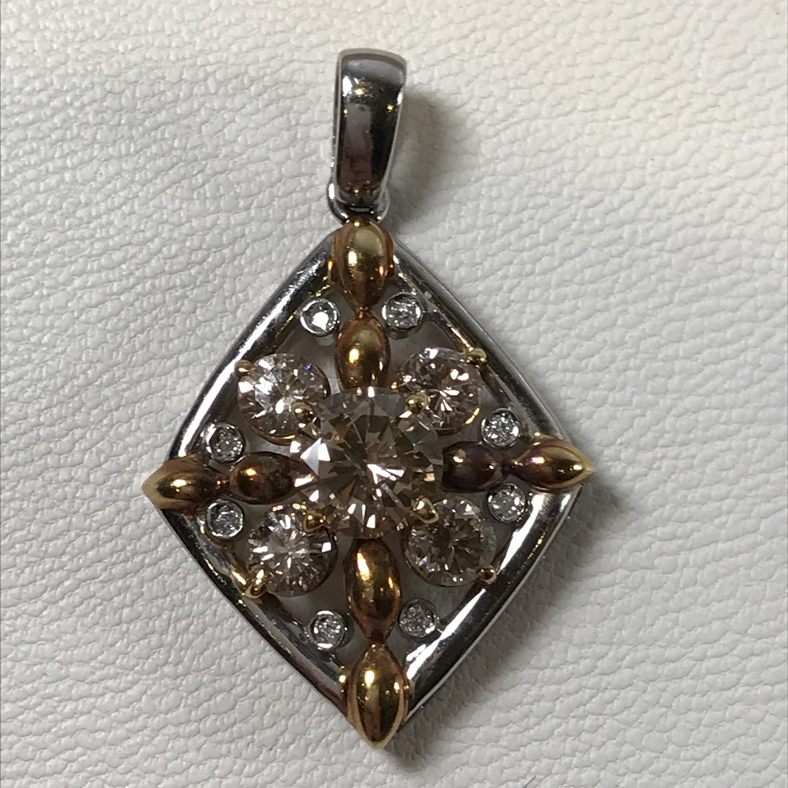 K18/Pt900ダイヤ1.65ct ペンダントトップ