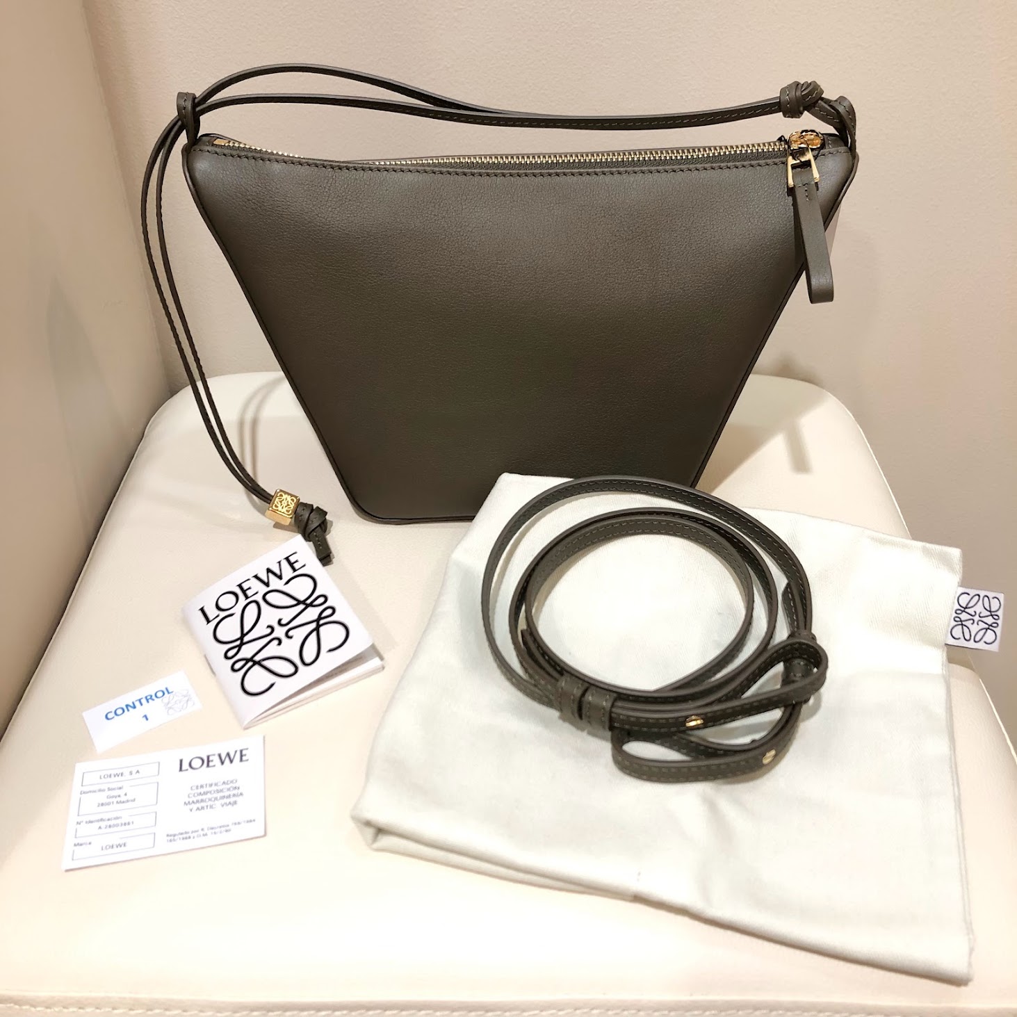 ロエベ ショルダーバッグ 阪急 まねきや 買取