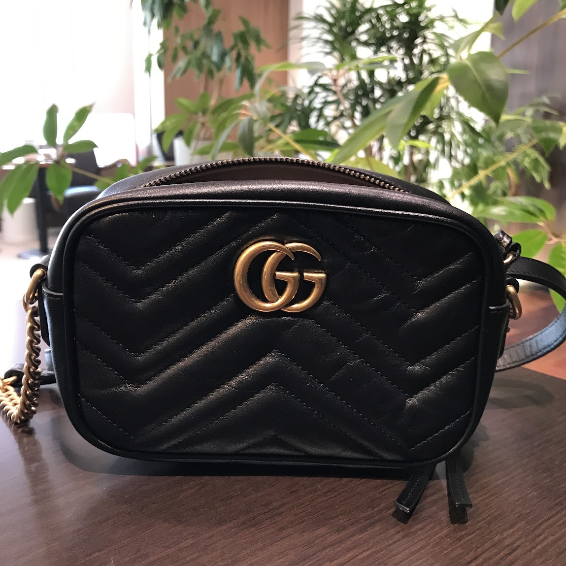 グッチ GGマーモント ミニカメラバッグ