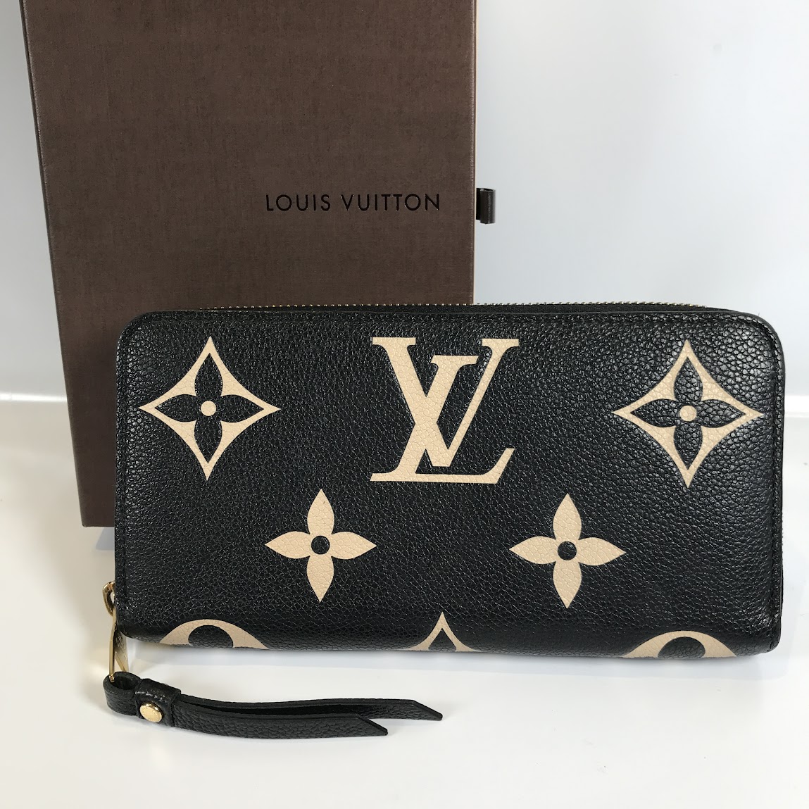 ルイヴィトン ジッピー ウォレット