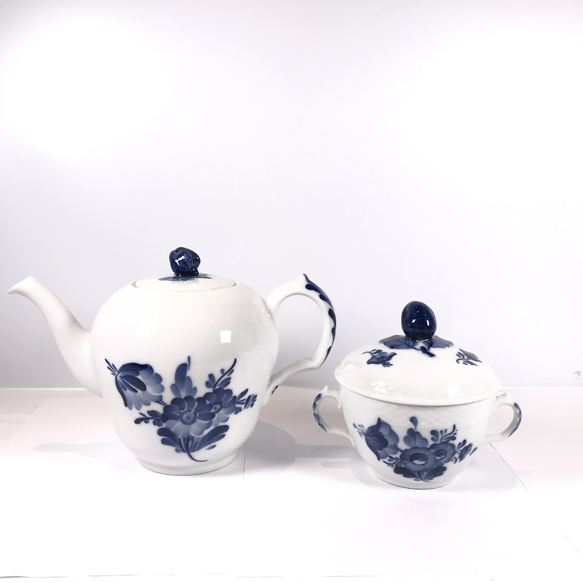 ロイヤルコペンハーゲン ティーポットとシュガーポット