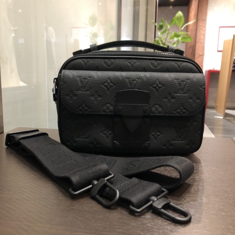 ルイヴィトン Sロックメッセンジャー M58489 京都 四条 買取