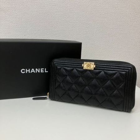 シャネル ボーイシャネル キャビアスキン ラウンドファスナー長財布